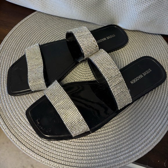 Steve Madden rhinestone band sandals with a squared off toe. Size 10 - Picture 1 of 3